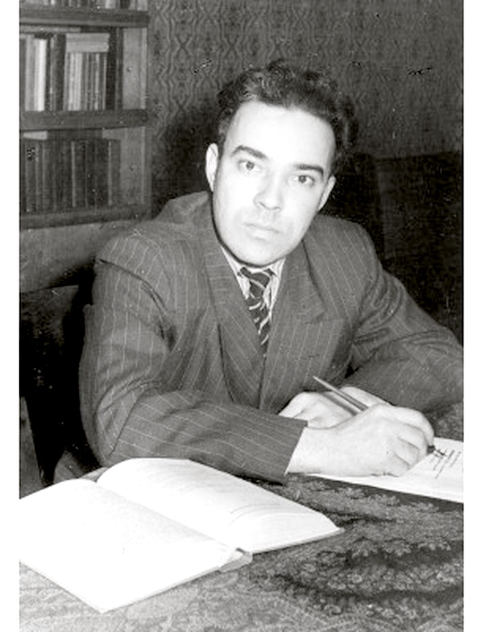 Леонид Хаустов